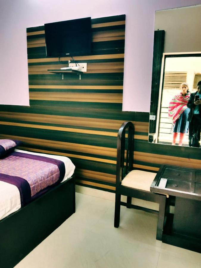 Perfect Palace Hotel New Delhi Bagian luar foto