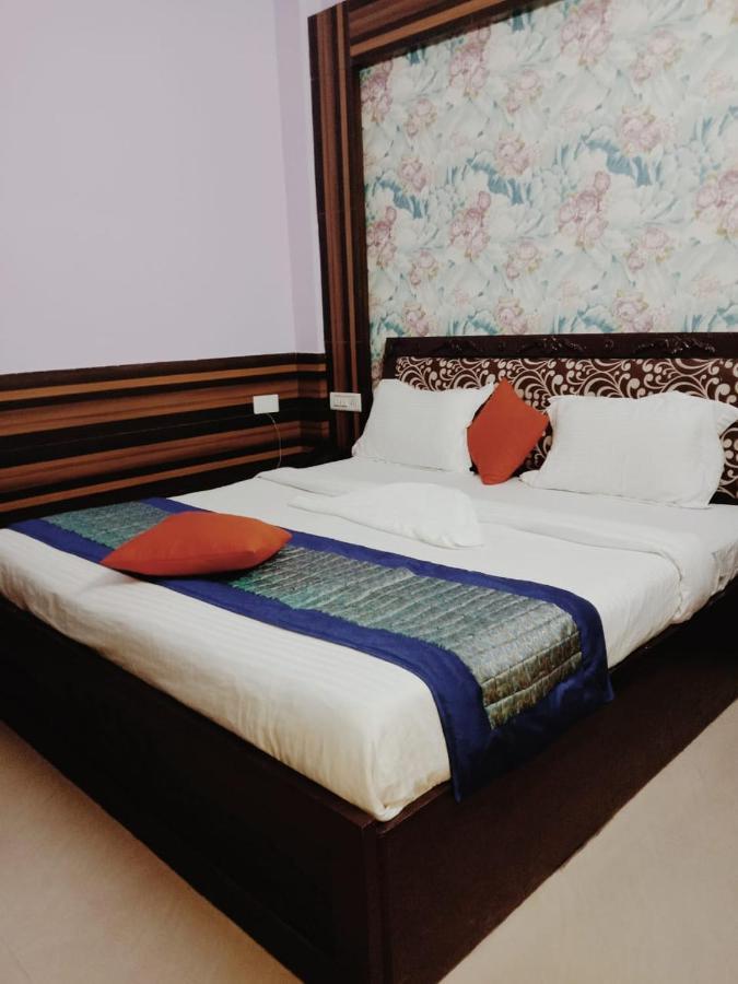 Perfect Palace Hotel New Delhi Bagian luar foto